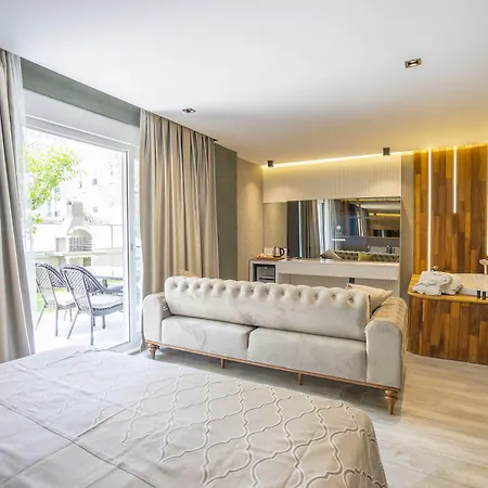 Hotel & (adults Only)