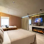 Otel & (adults Only) *